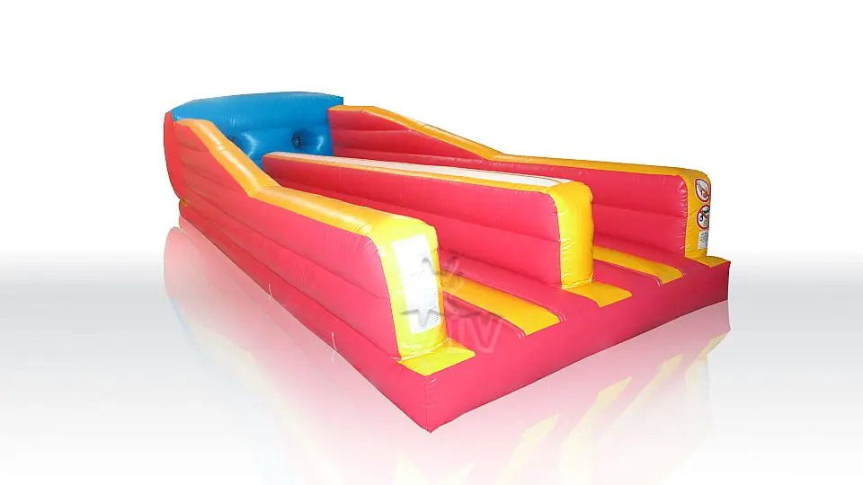 Bungee Run GIGANT commercial inflatable action game